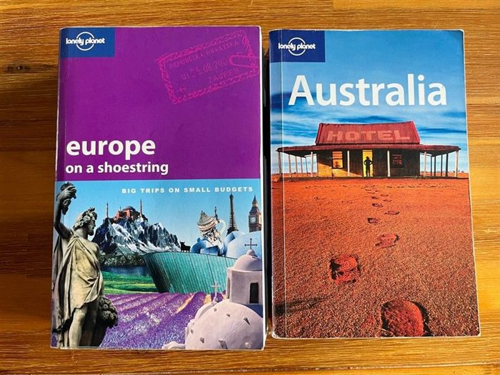 Одинокая планета Европейская и австралийская путеводители -что вы не должны вкладывать в сумку