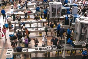 Узнайте больше о новых правилах безопасности для воздушных рейсов в Соединенные Штаты