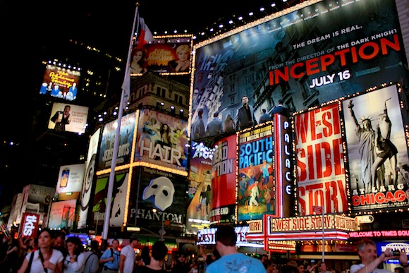 Бродвейские шоу выиграли от 100 лет туризма, так что не